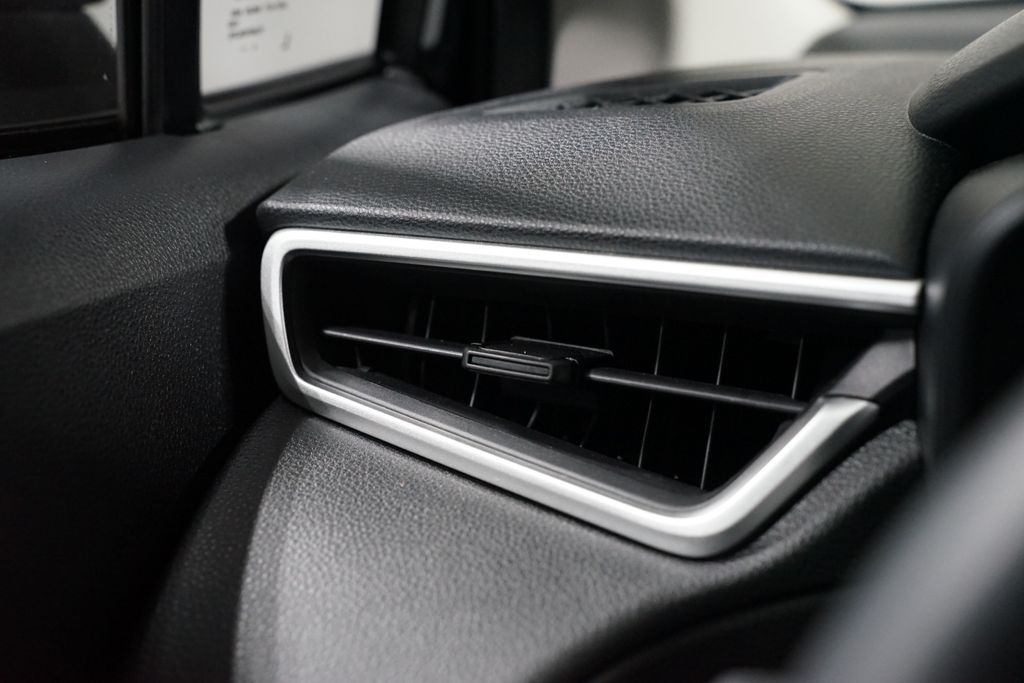 Thumbnail: 2025 Toyota Corolla Cross - 24