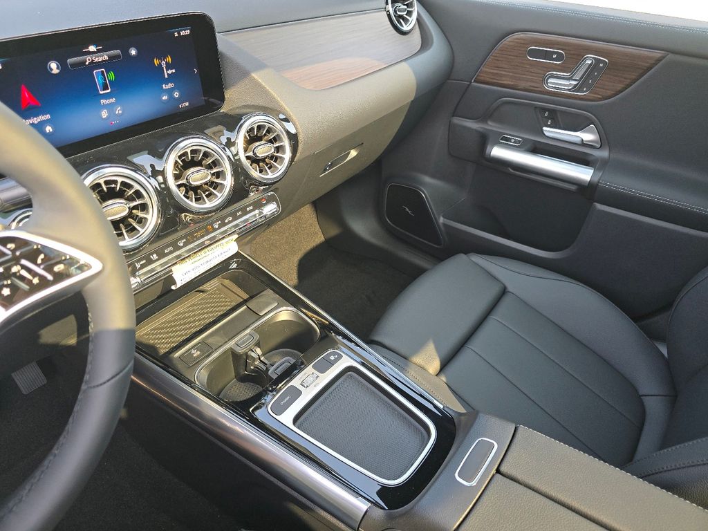 New 2026 Silver Mercedes-Benz GLA 250 image 30