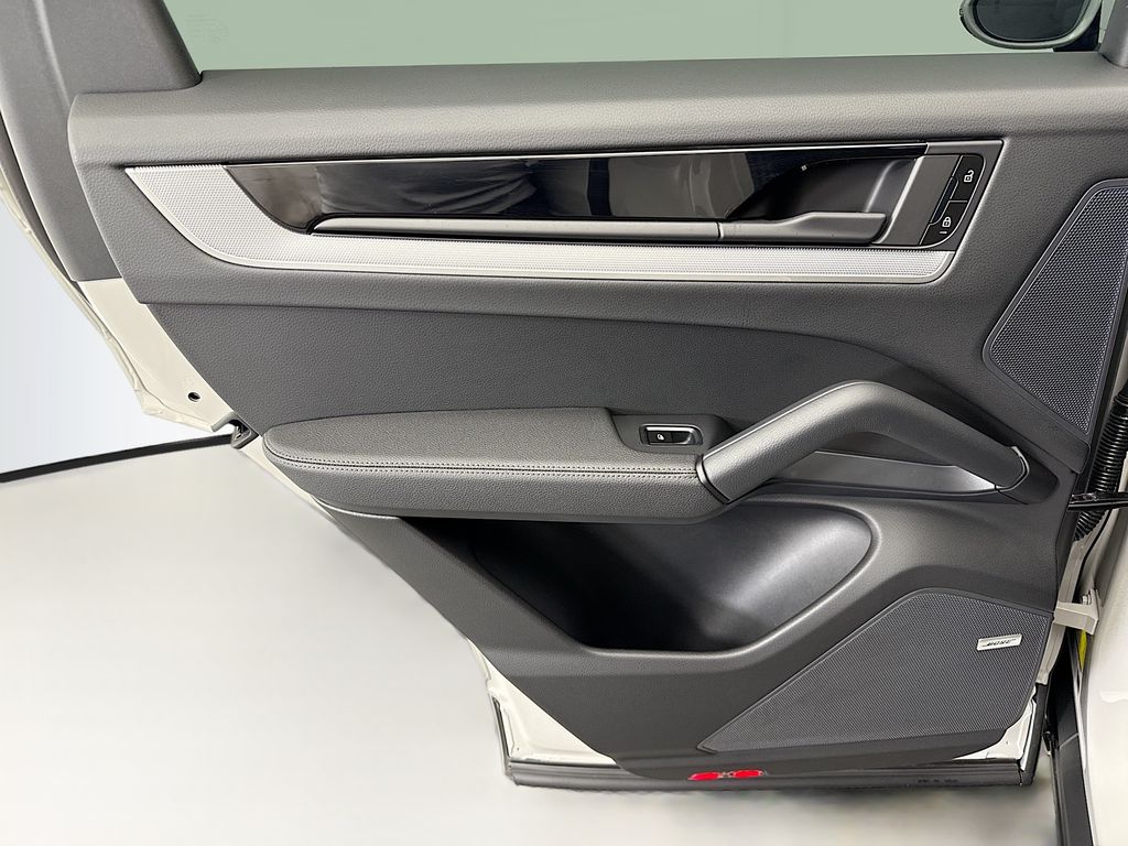 Thumbnail: 2026 Porsche Cayenne - 27