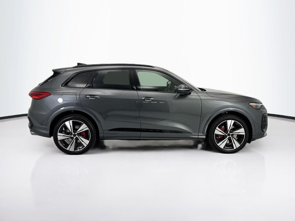 Thumbnail: 2026 Audi SQ5 - 4