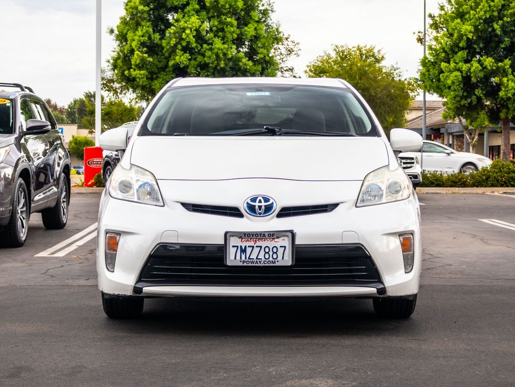 Used 2015 White Toyota Two image 2