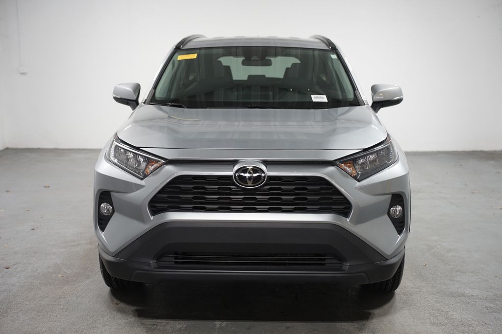 2021 Toyota RAV4 XLE 2