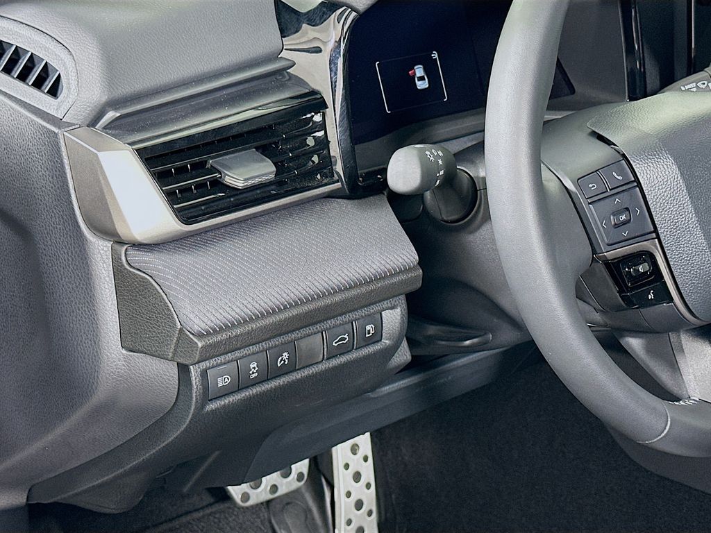 Thumbnail: 2025 Toyota Camry - 10