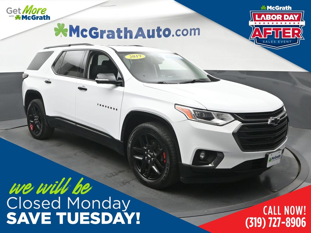 Summit White 2019 Chevrolet Traverse SUV / Crossover Four-Wheel Drive 9-Speed Automatic
