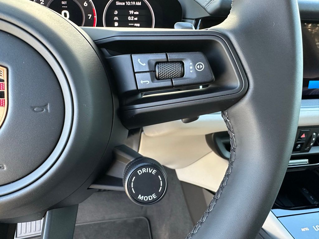 Thumbnail: 2026 Porsche Cayenne - 16