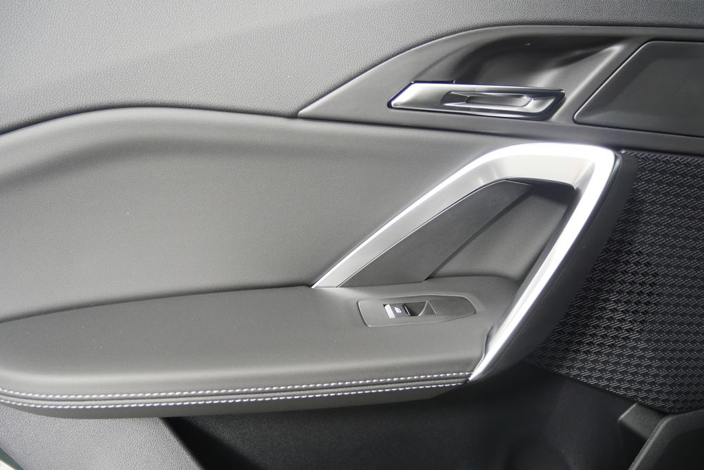 Thumbnail: 2025 BMW X1 - 13