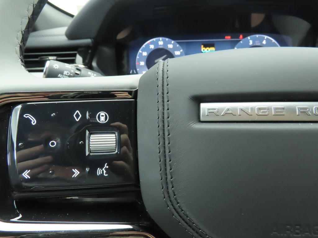 2026 Land Rover Range Rover Velar Dynamic SE 11