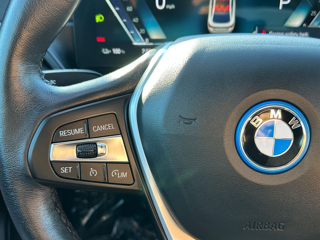 Thumbnail: 2023 BMW i4 - 19