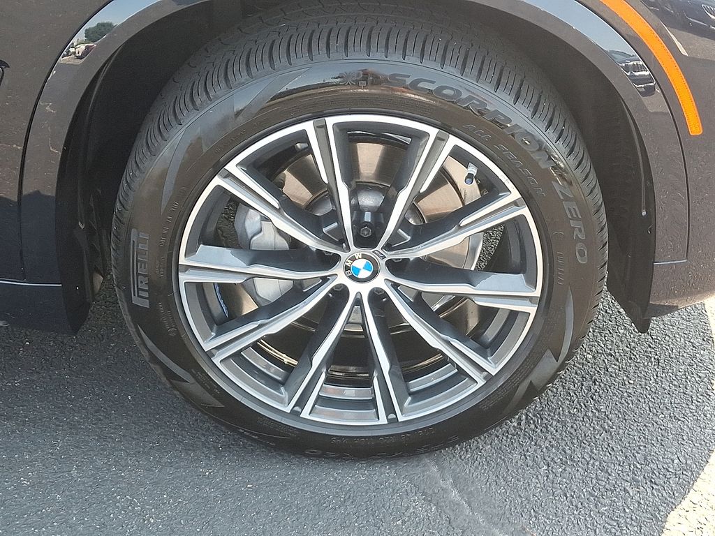2023 BMW X5 xDrive40i 8
