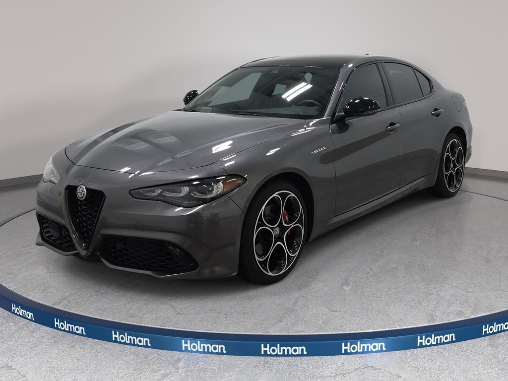 Vesuvio Gray Metallic 2024 Alfa Romeo Giulia Sedan All-Wheel Drive 8-Speed Automatic