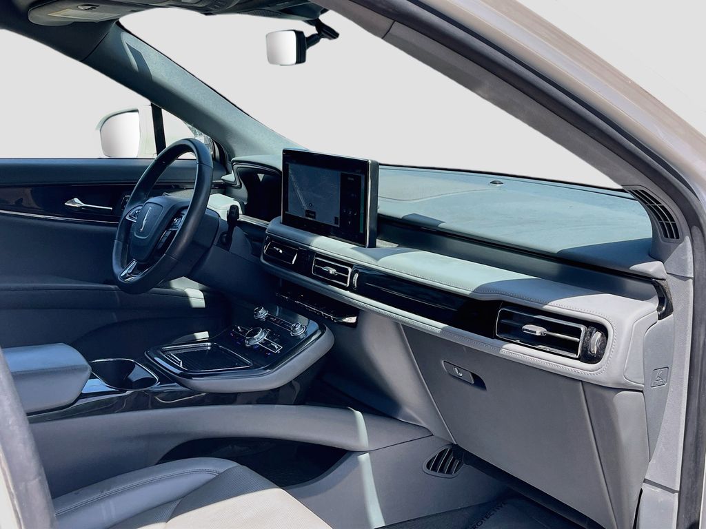 2022 Lincoln Nautilus Reserve White at Legacy Ford
