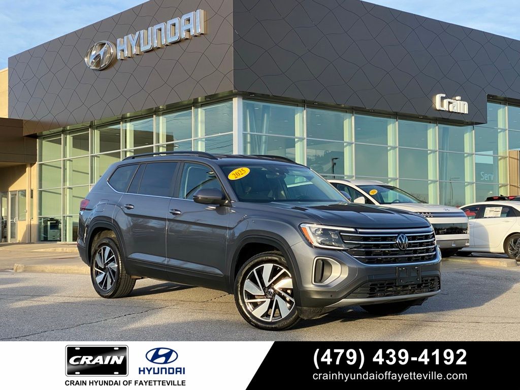 2025 Volkswagen Atlas SE 4Motion with Technology