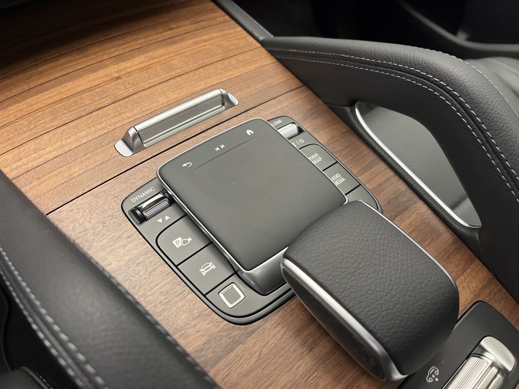 Thumbnail: 2026 Mercedes-Benz GLS - 21