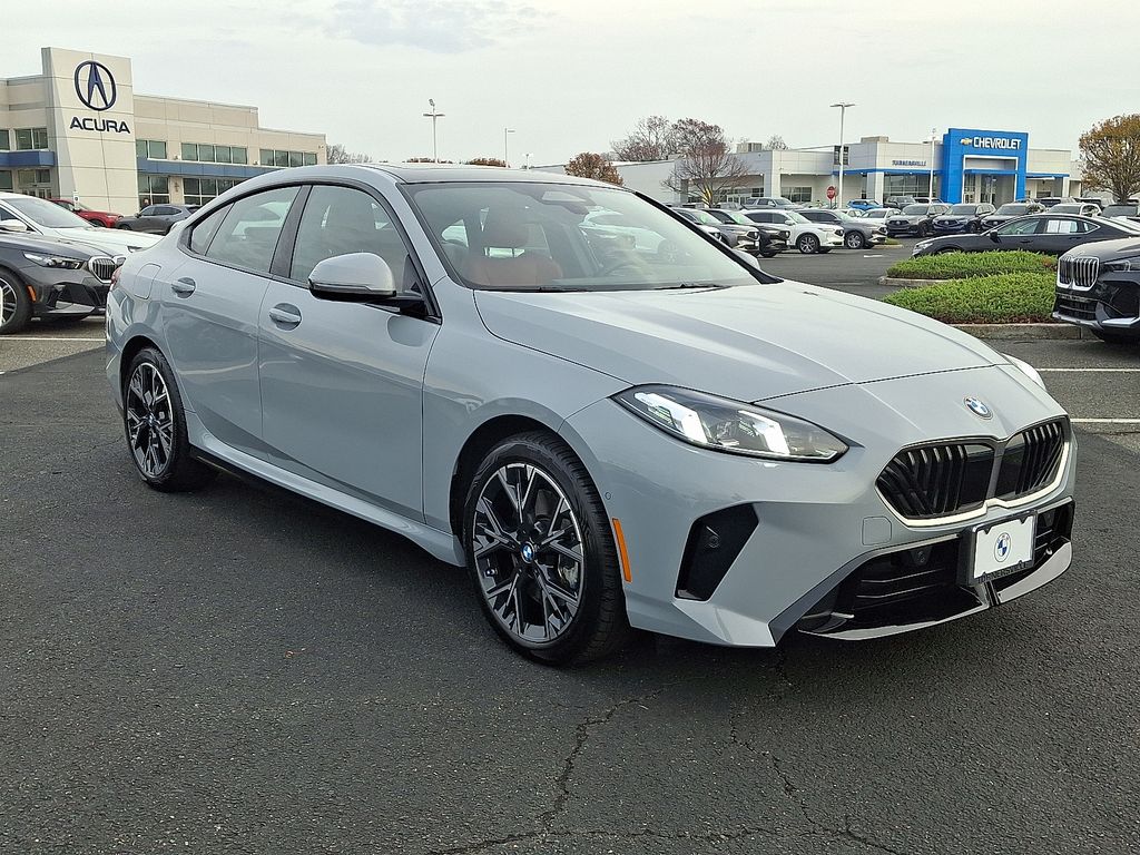 Thumbnail: 2025 BMW 2 Series - 3