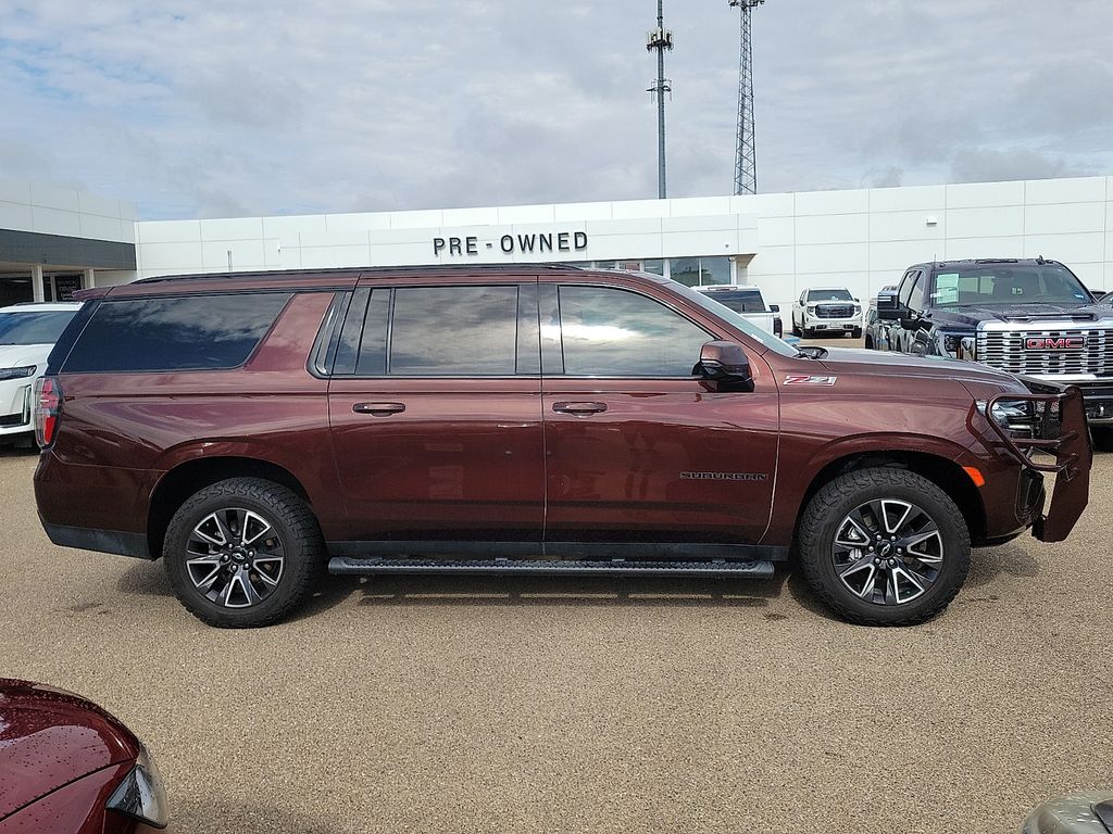 2023 Chevrolet Suburban Z71 - 11