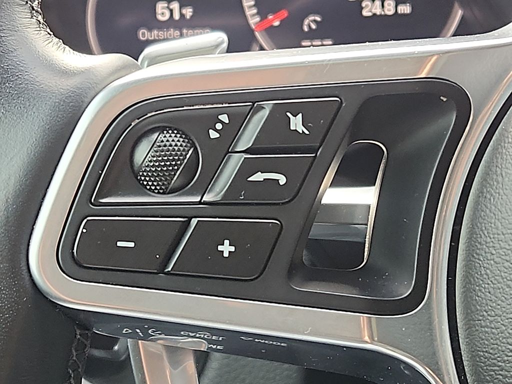 Thumbnail: 2023 Porsche Cayenne - 23