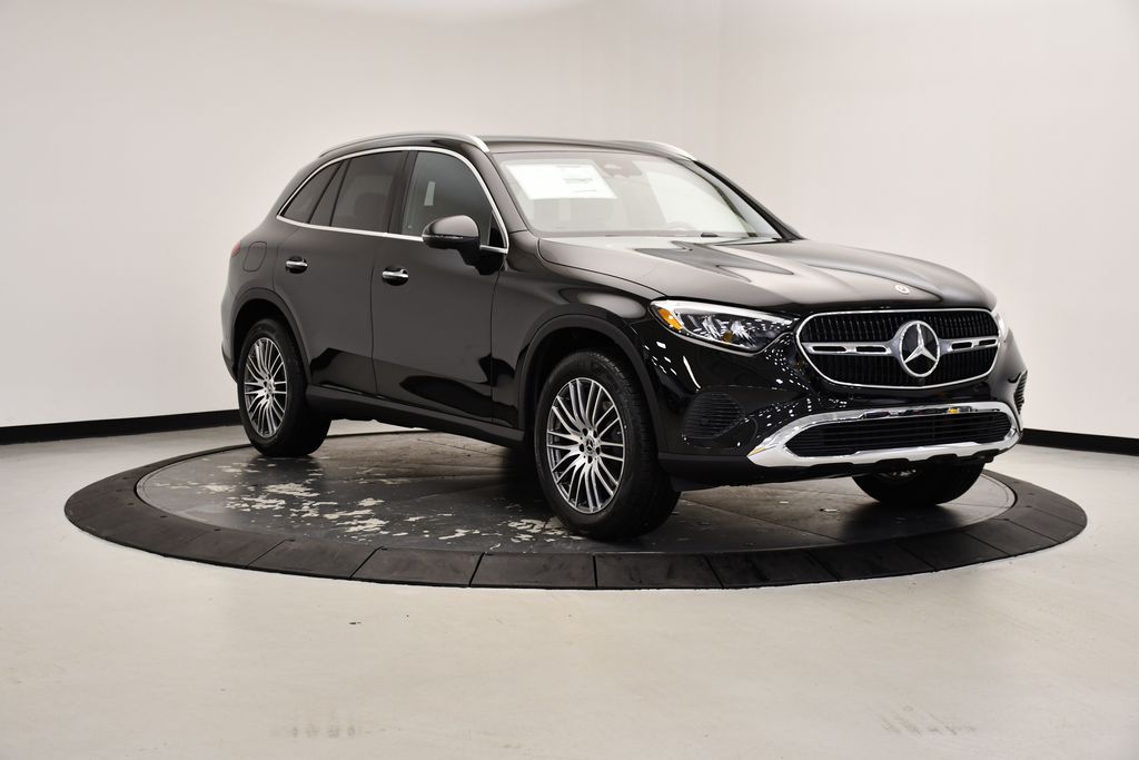 2025 Mercedes-Benz GLC 300 7