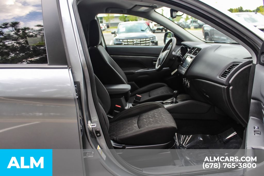 Used 2024 Gray Mitsubishi 2.0 ES image 18