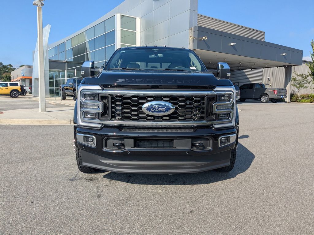 2025 Ford F-450 Super Duty Platinum