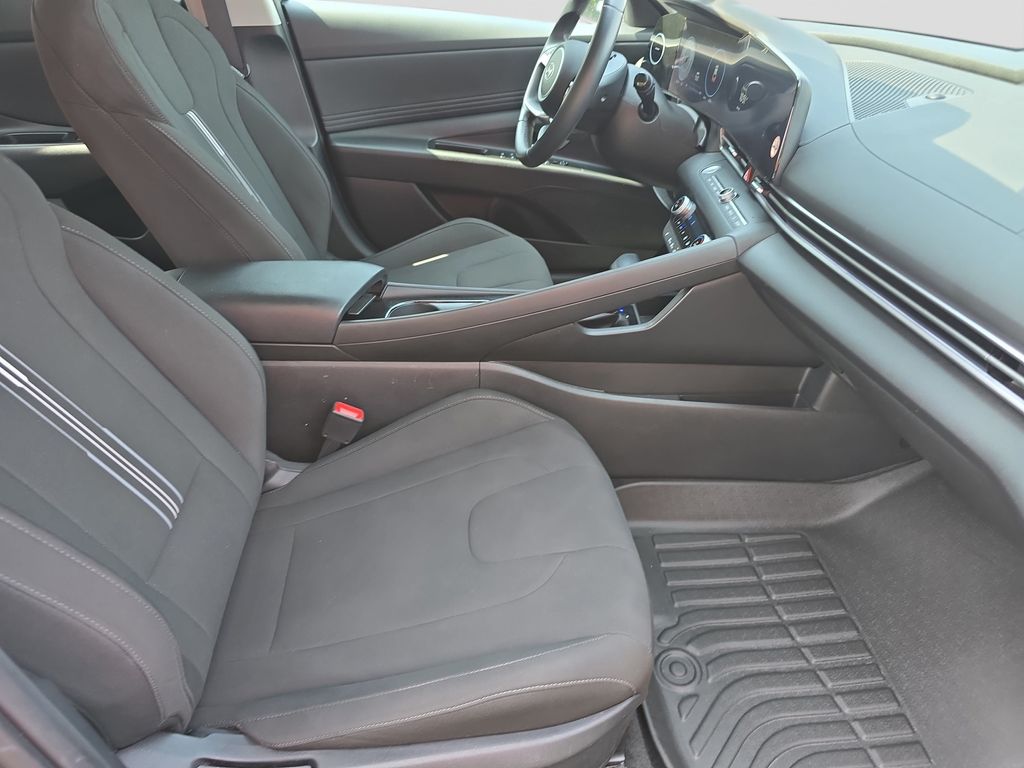 Used 2025 Hyundai Elantra Sedan