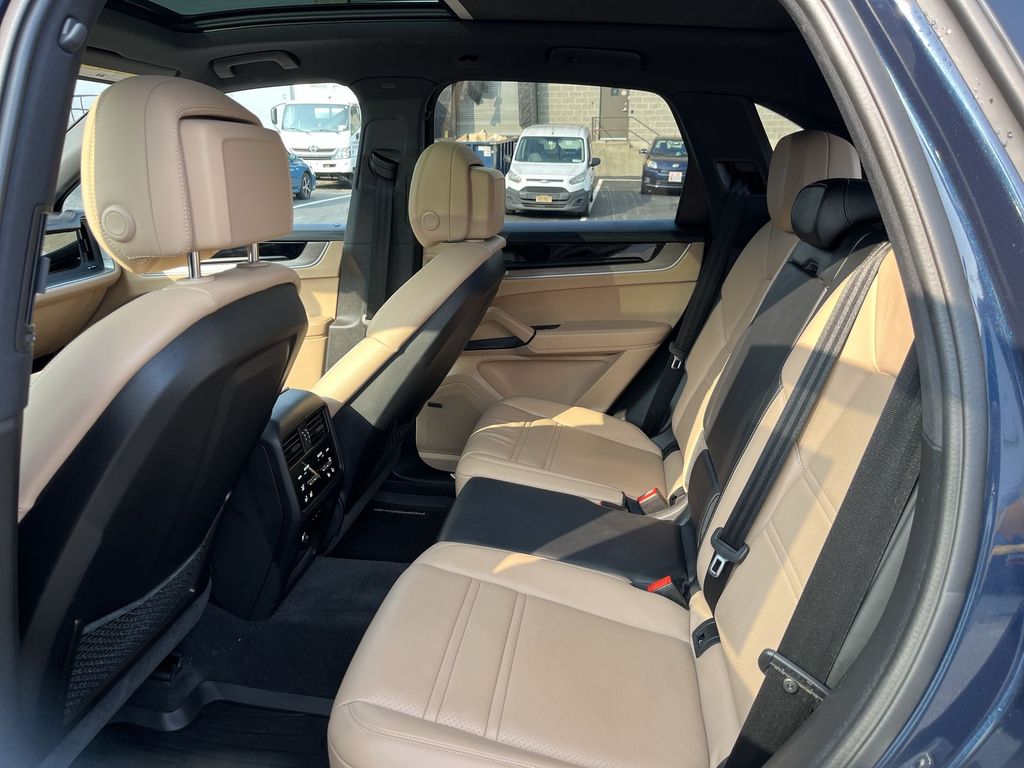 Thumbnail: 2024 Porsche Cayenne - 22