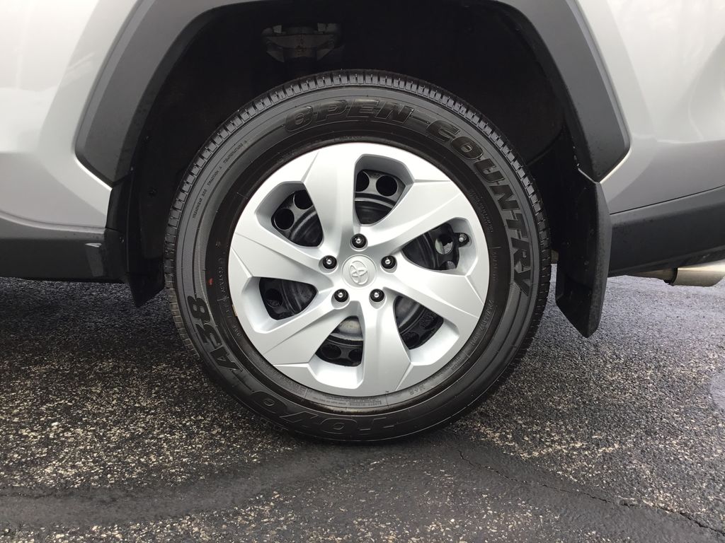 Thumbnail: 2024 Toyota RAV4 - 10