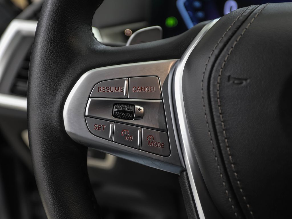 Thumbnail: 2025 BMW X7 - 12