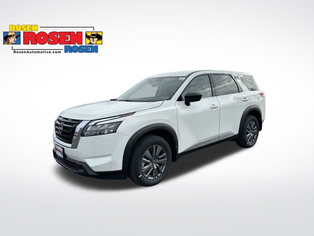 2025 Nissan Pathfinder S photo