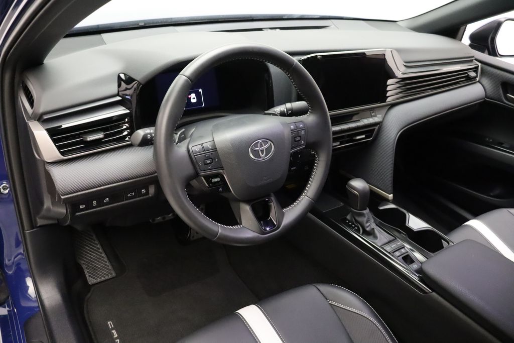 2025 Toyota Camry SE 15