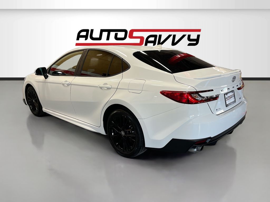 Used 2025 Ice Toyota SE image 5