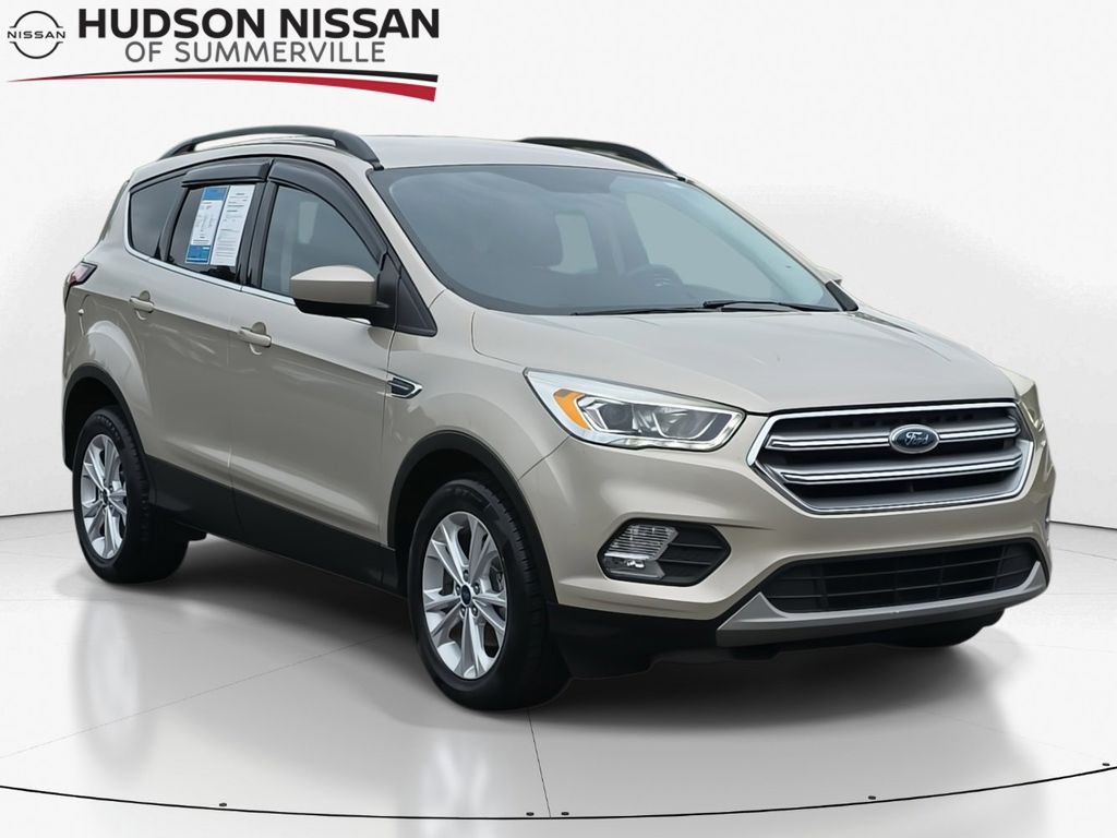 2017 White Gold Ford Escape SE SUV