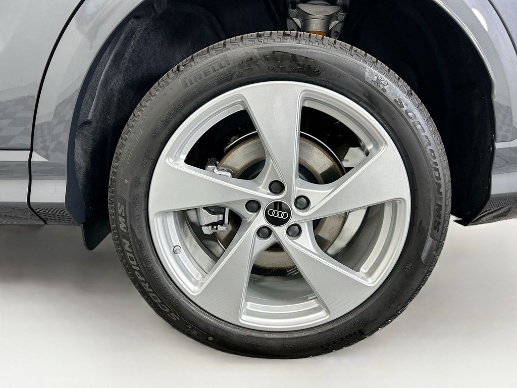 Thumbnail: 2025 Audi Q5 - 30