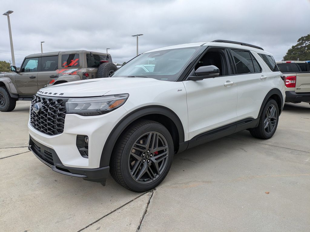 2025 Ford Explorer ST-Line