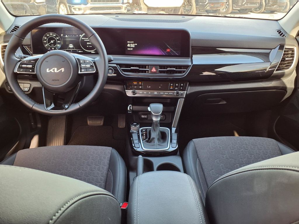 Used 2024 Kia Seltos SUV