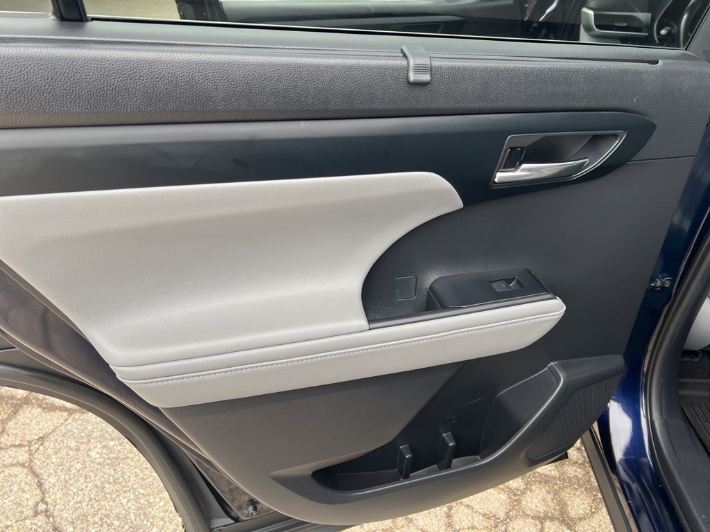 2021 Toyota Highlander XLE photo
