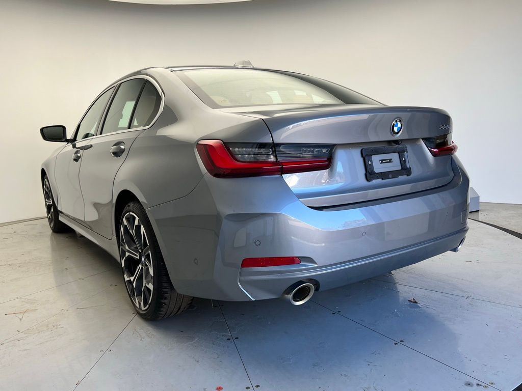 Thumbnail: 2025 BMW 3 Series - 4