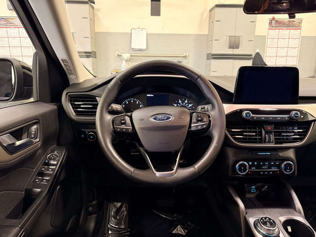 2022 Ford Escape SEL 23