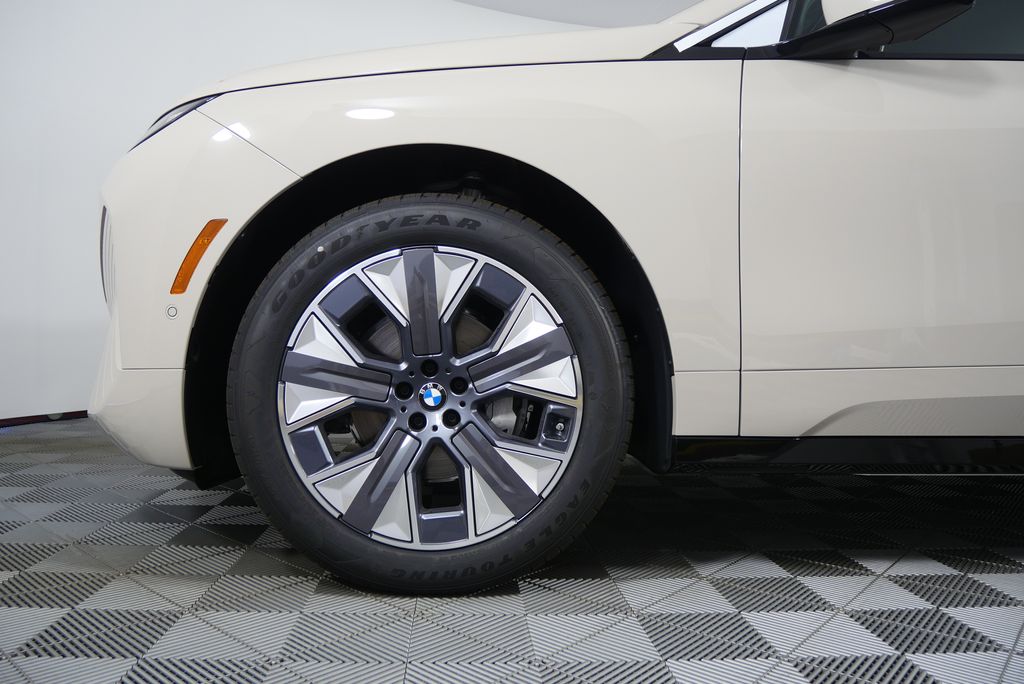 2026 BMW iX  7