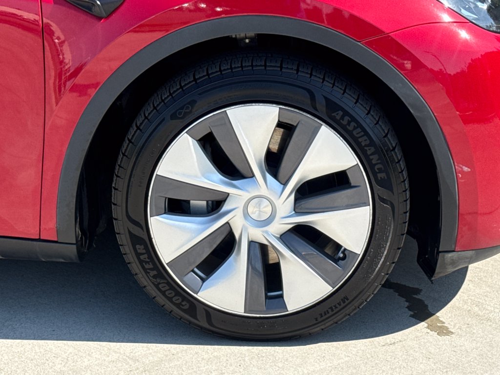 Used 2023  Tesla Long Range image 9
