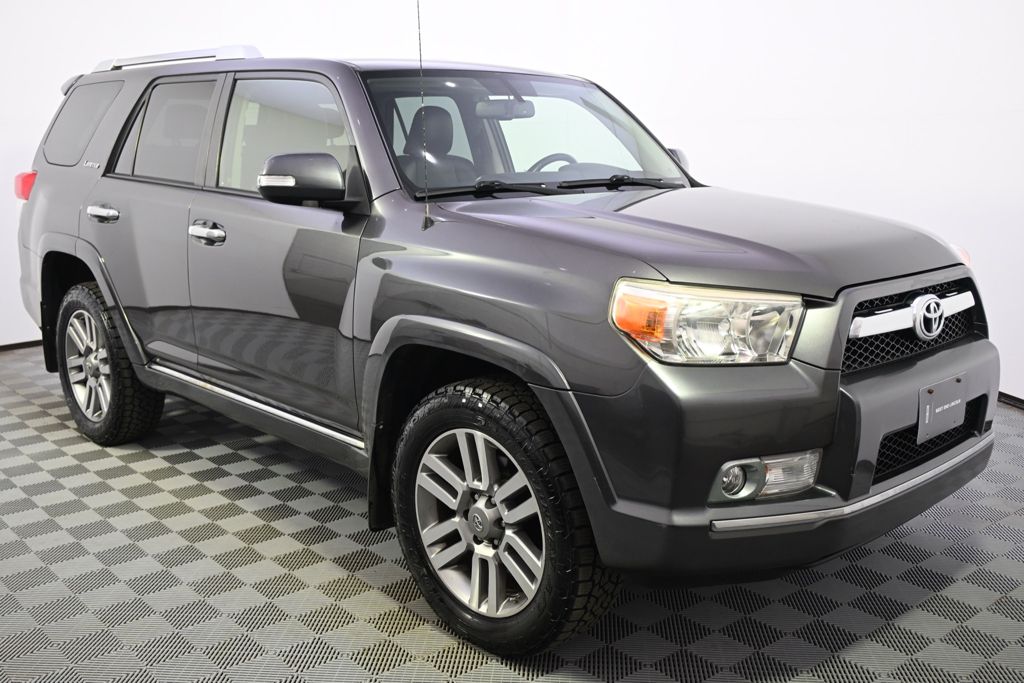 Used 2013  Toyota Limited image 8