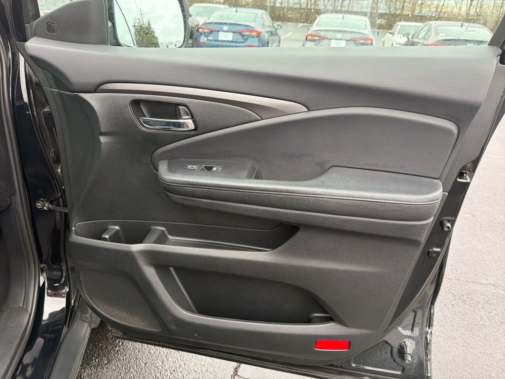 Thumbnail: 2019 Honda Pilot - 28