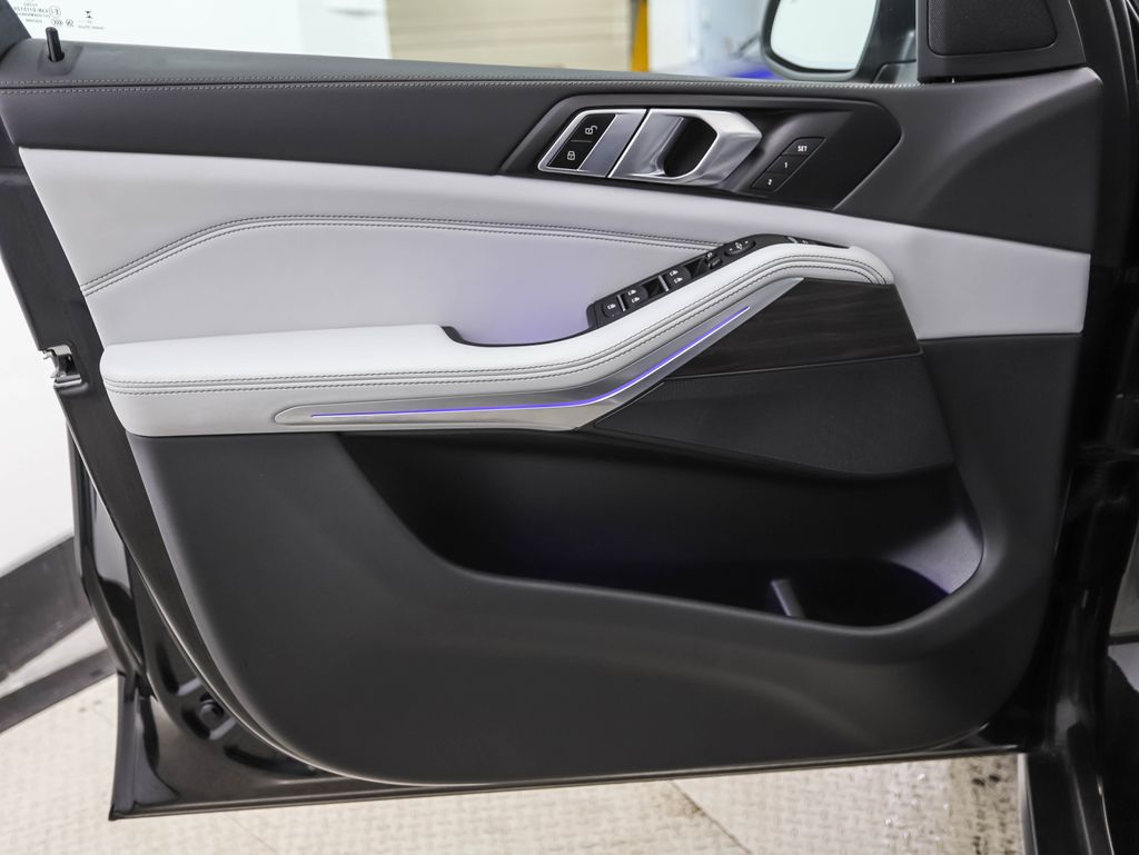 Thumbnail: 2024 BMW X5 - 9