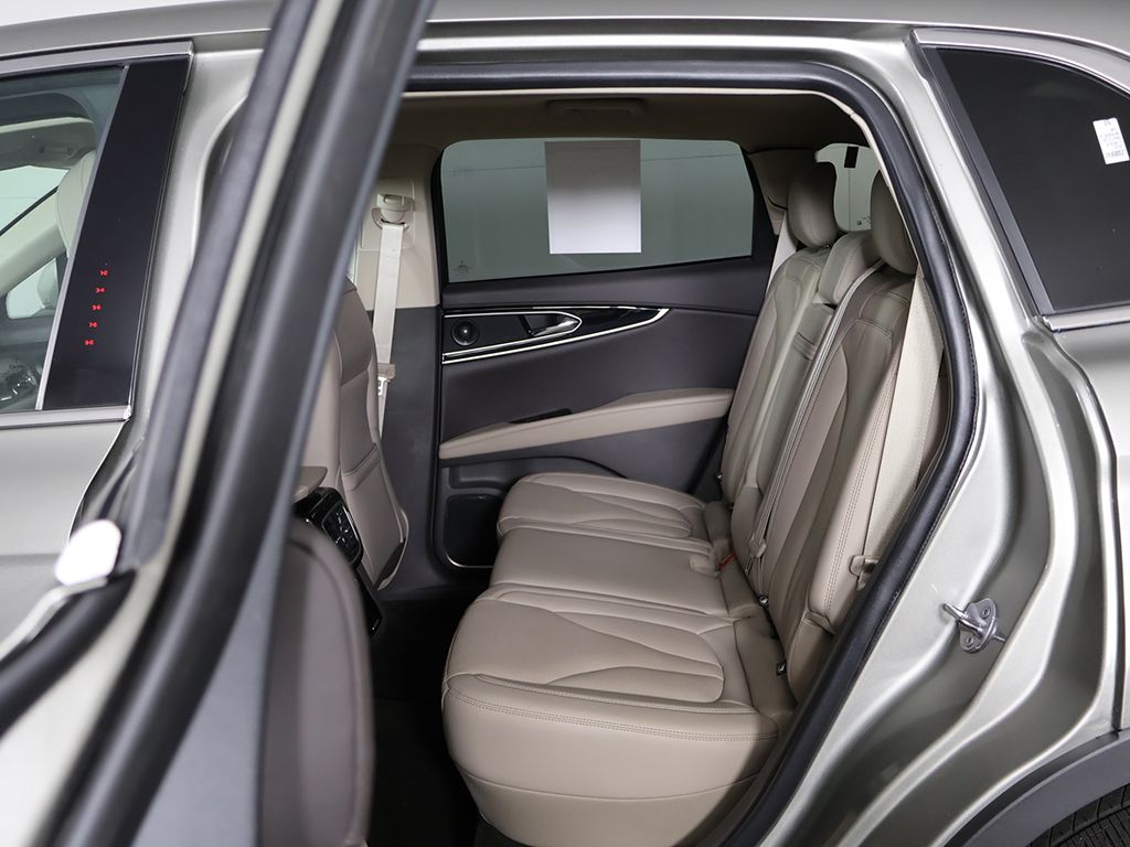 Used 2023 Beige Lincoln Reserve image 32