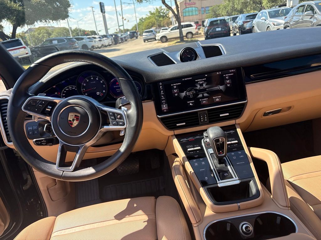 Thumbnail: 2021 Porsche Cayenne - 18