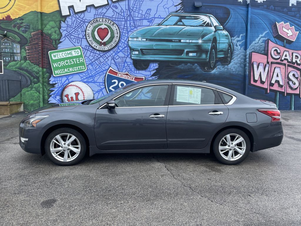 Used 2013 Nissan Altima Sedan SV with VIN 1N4AL3AP1DN589342 for sale in Worcester, MA