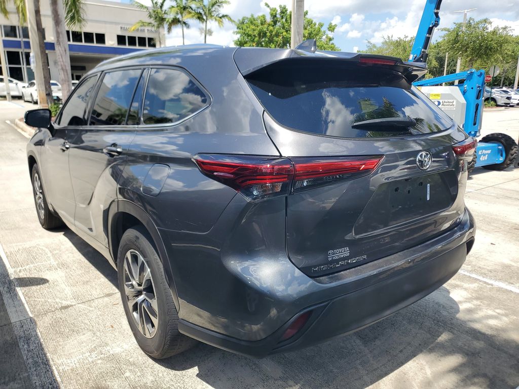2021 Toyota Highlander - $25,888