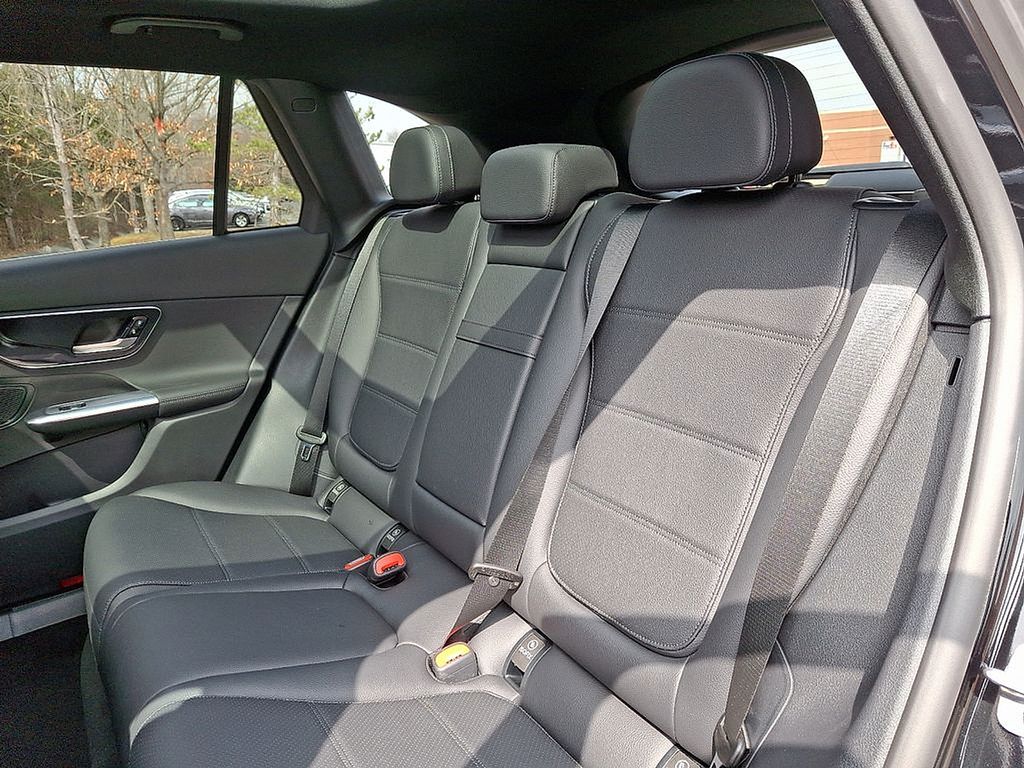 Thumbnail: 2025 Mercedes-Benz GLC - 6