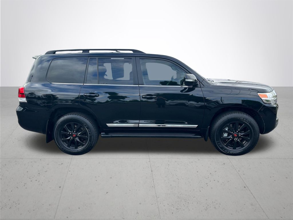 2016 Toyota Land Cruiser Base