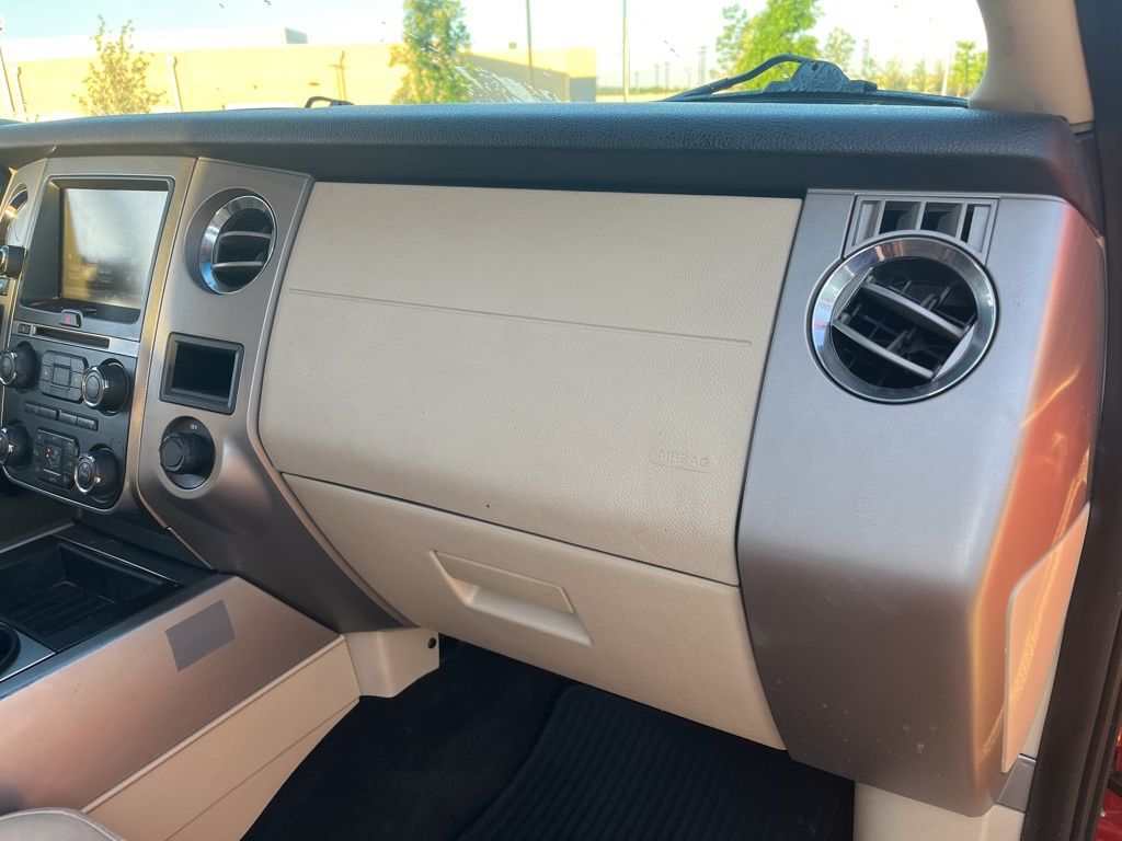 2015 Ford Expedition XLT 29