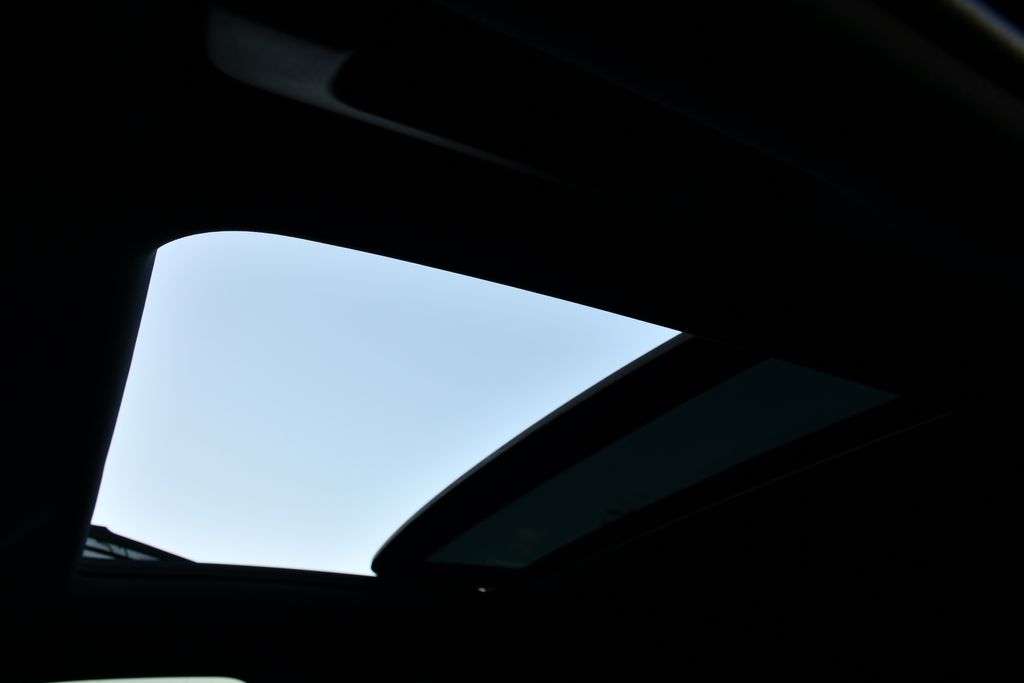 Thumbnail: 2026 Porsche Cayenne - 15